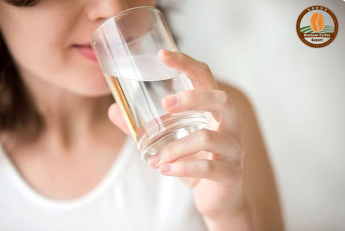 Say cà phê nên làm gì