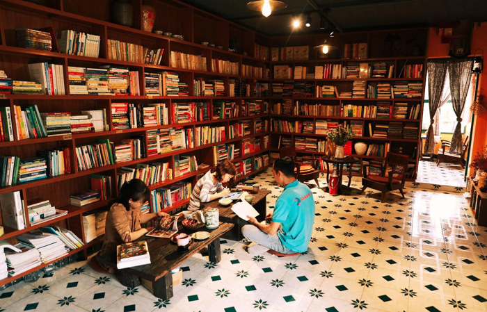 Kinh nghiệm mở quán cà phê sách
