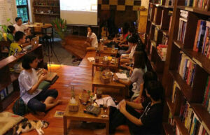 Mô hình quán cà phê sách